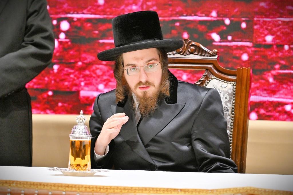 ההכרזה לחסידי סאדיגורה ב'שלישי למילה' של בן האדמו"ר