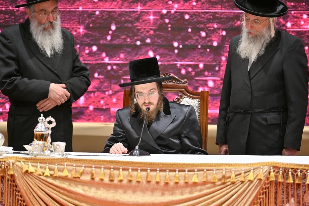 ההכרזה לחסידי סאדיגורה ב'שלישי למילה' של בן האדמו"ר