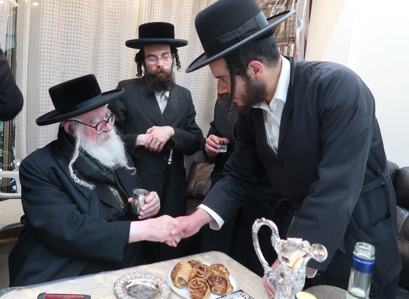 האדמו''ר ממשכנות הרועים בשילוח הקן