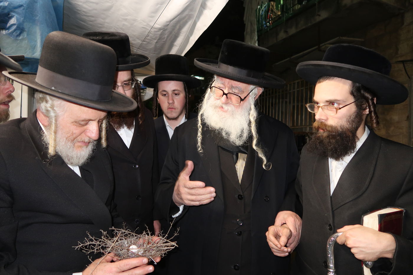 האדמו''ר ממשכנות הרועים בשילוח הקן