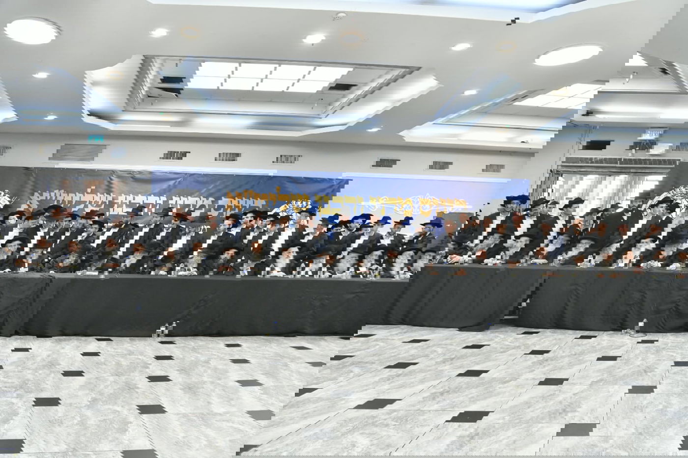 הגר"ד לנדו במשא תקיף: "הניחו לנו להגן עליכם - ואל תקטעו את קיום עם ישראל"