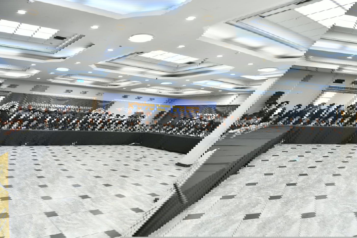 הגר"ד לנדו במשא תקיף: "הניחו לנו להגן עליכם - ואל תקטעו את קיום עם ישראל"