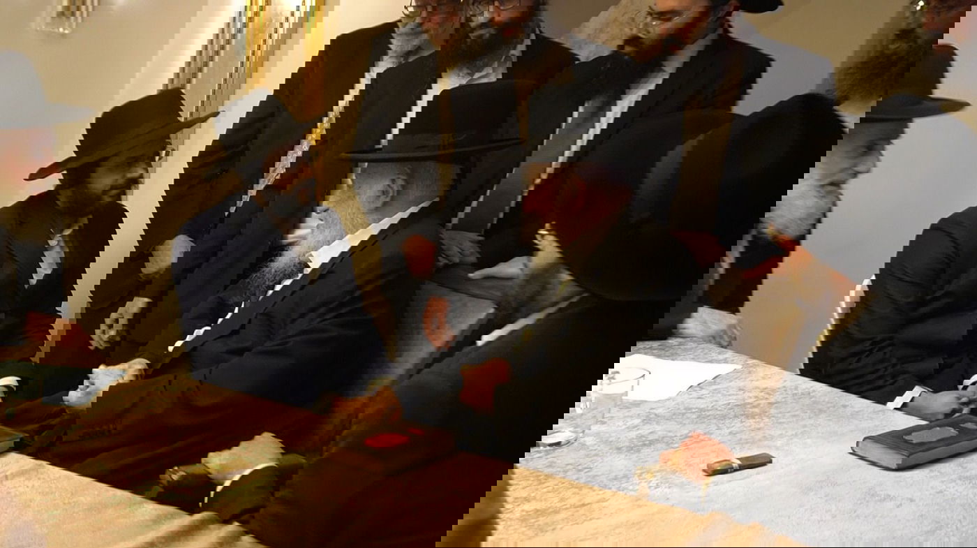 מפגש נדיר: על מה שוחחו הגרב"ד פוברסקי והגאון הינוקא?