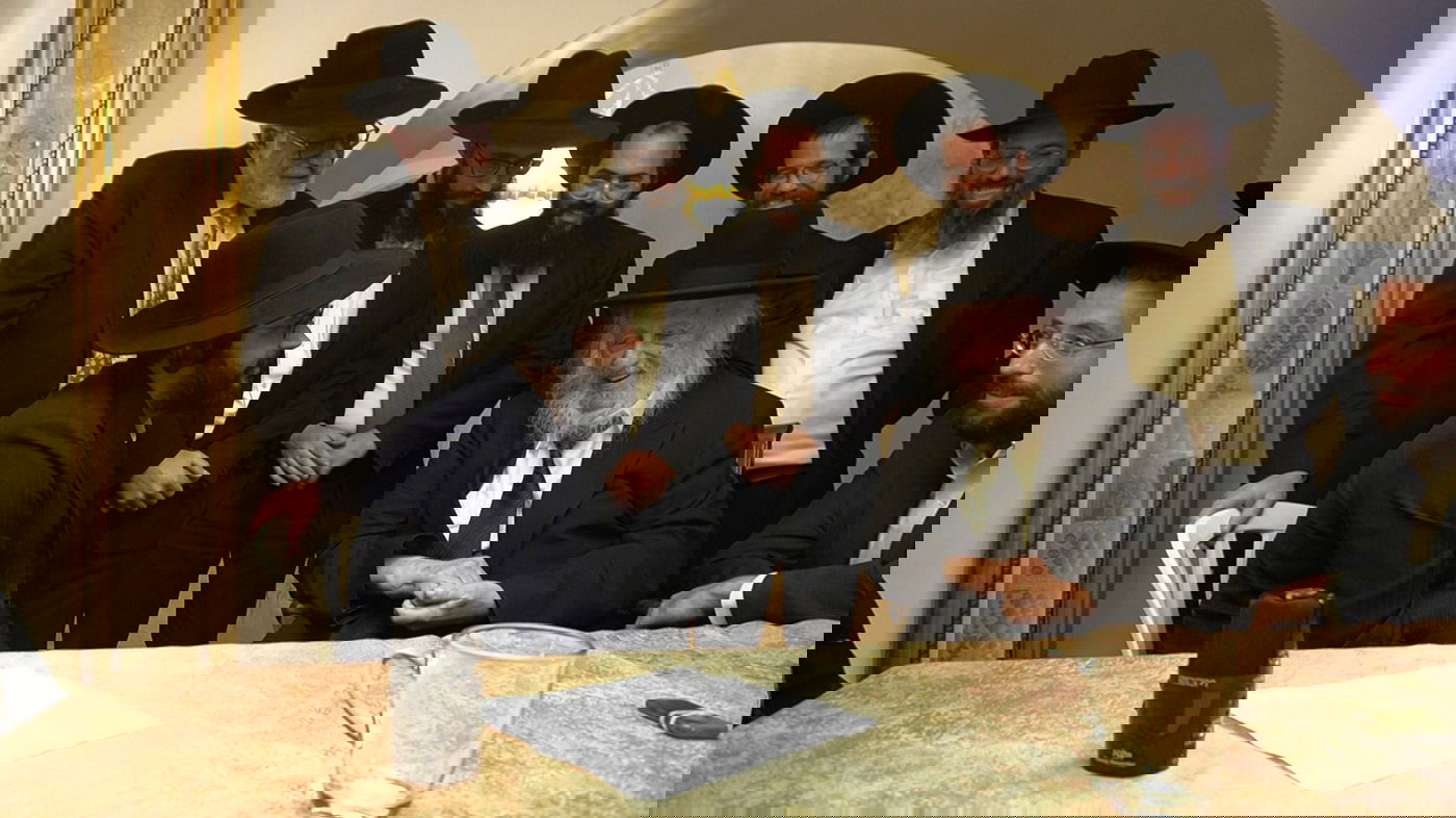 מפגש נדיר: על מה שוחחו הגרב"ד פוברסקי והגאון הינוקא?