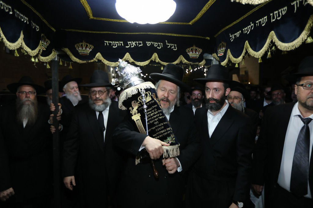 תהלוכת הכנסת ספר התורה בביתר עילית לע"נ אברימי דור ז"ל