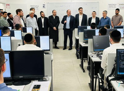  ראובן פינסקי ערך סיור בכיתות הלימוד במסגרת תכנית "מעלות 5" 