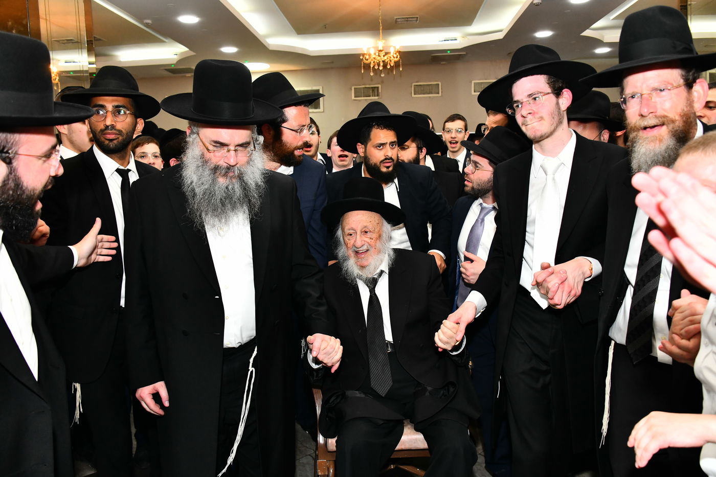 הגרי"ש קנייבסקי חיתן את ביתו