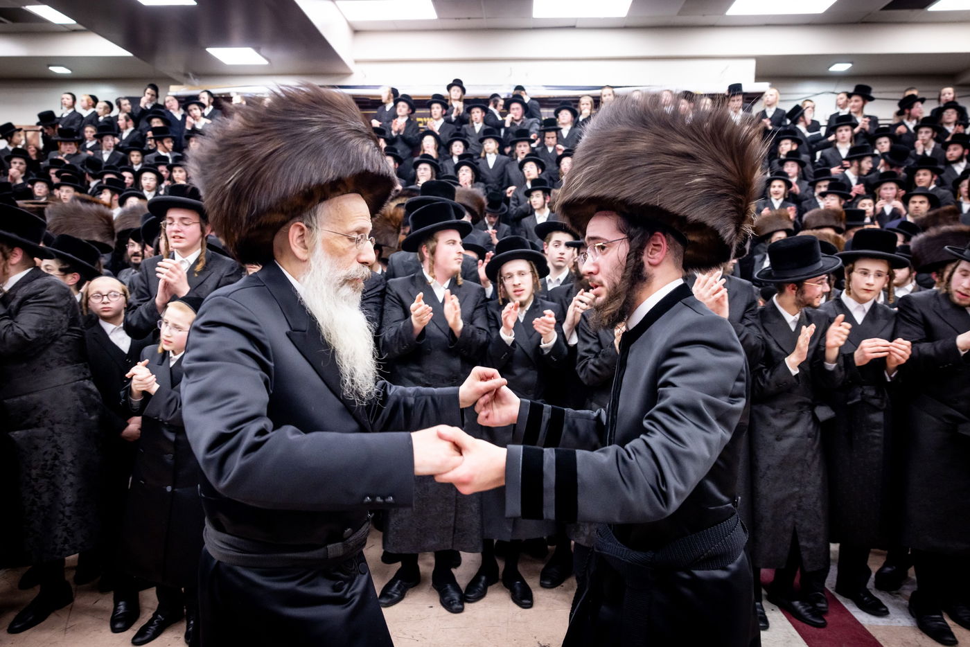 חתונת נכדת האדמו"ר מבאבוב 45: הילדים פיזזו עם הדמיית בית המדרש החדש