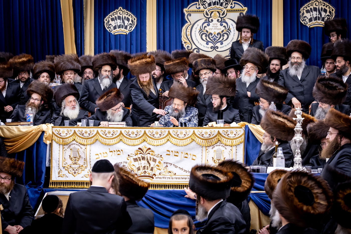 חתונת נכדת האדמו"ר מבאבוב 45: הילדים פיזזו עם הדמיית בית המדרש החדש