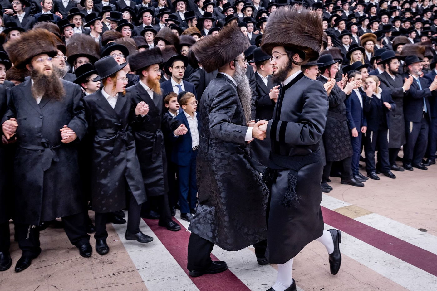 חתונת נכדת האדמו"ר מבאבוב 45: הילדים פיזזו עם הדמיית בית המדרש החדש