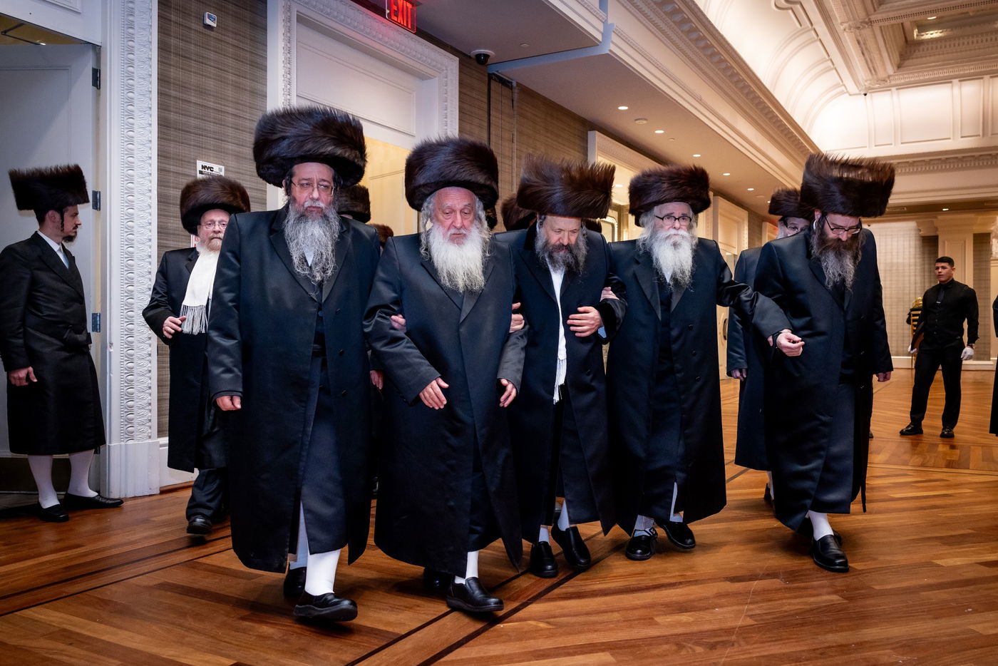 חתונת נכדת האדמו"ר מבאבוב 45: הילדים פיזזו עם הדמיית בית המדרש החדש