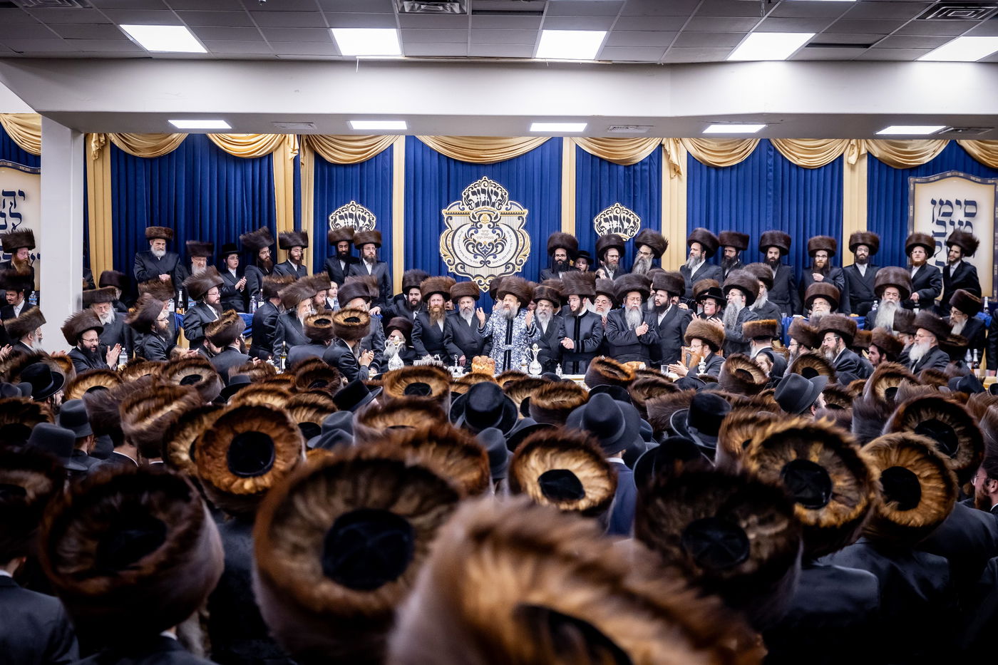 חתונת נכדת האדמו"ר מבאבוב 45: הילדים פיזזו עם הדמיית בית המדרש החדש