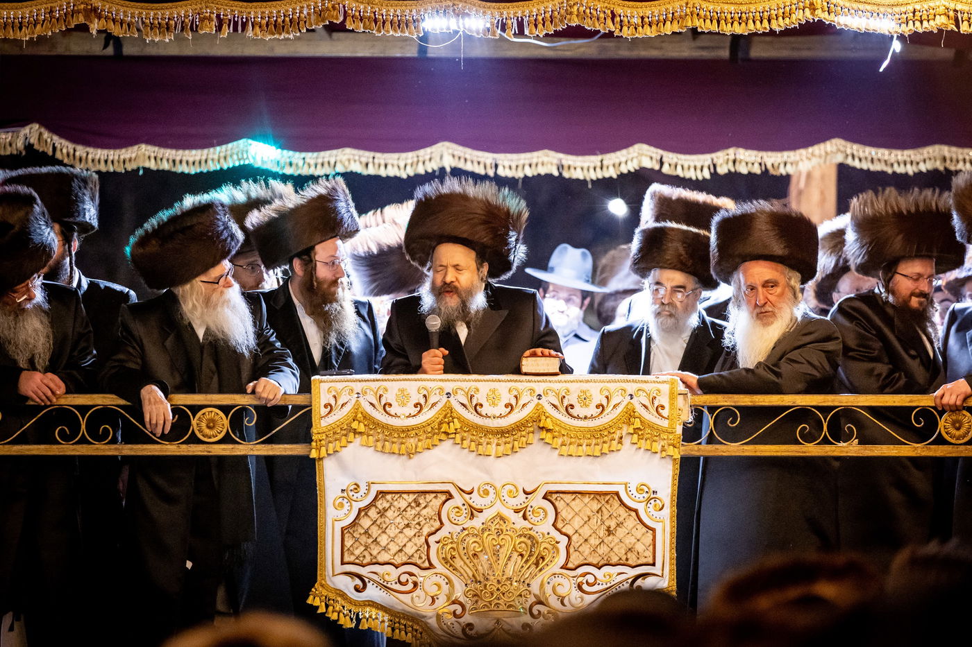 חתונת נכדת האדמו"ר מבאבוב 45: הילדים פיזזו עם הדמיית בית המדרש החדש