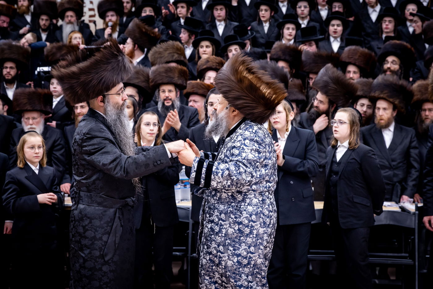 חתונת נכדת האדמו"ר מבאבוב 45: הילדים פיזזו עם הדמיית בית המדרש החדש