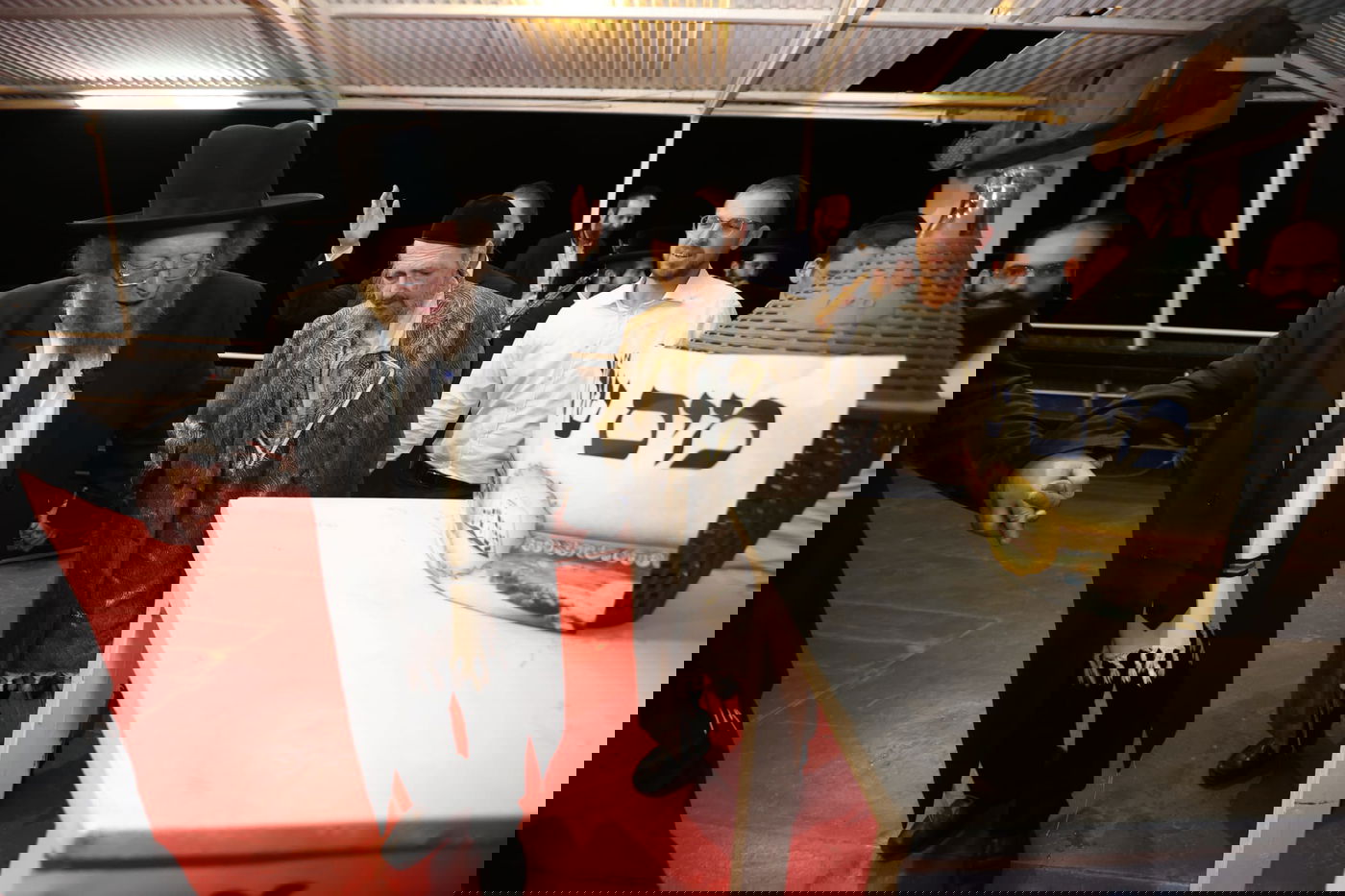 הגרש"ב סורוצקין באפיית מצות במעונו של הגר"ד קוק ותיעוד משאיבת "מים שלנו" ע"י הגר"ד קוק מהכנרת