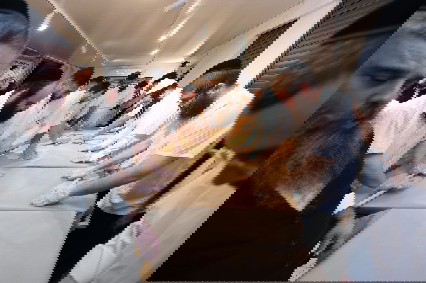 הגרש"ב סורוצקין באפיית מצות במעונו של הגר"ד קוק ותיעוד משאיבת "מים שלנו" ע"י הגר"ד קוק מהכנרת