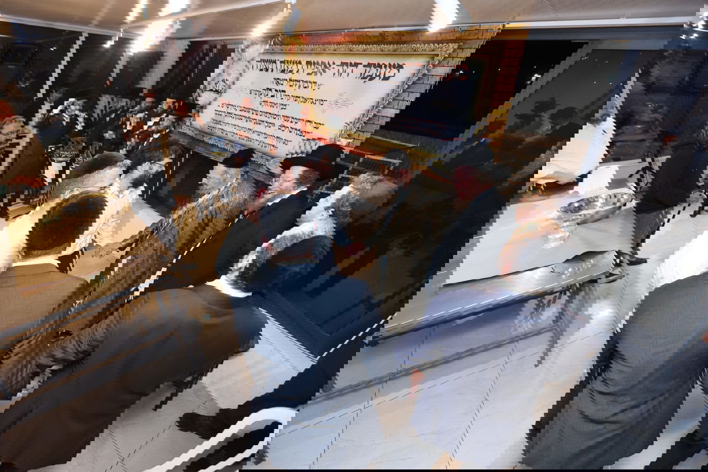 הגרש"ב סורוצקין באפיית מצות במעונו של הגר"ד קוק ותיעוד משאיבת "מים שלנו" ע"י הגר"ד קוק מהכנרת