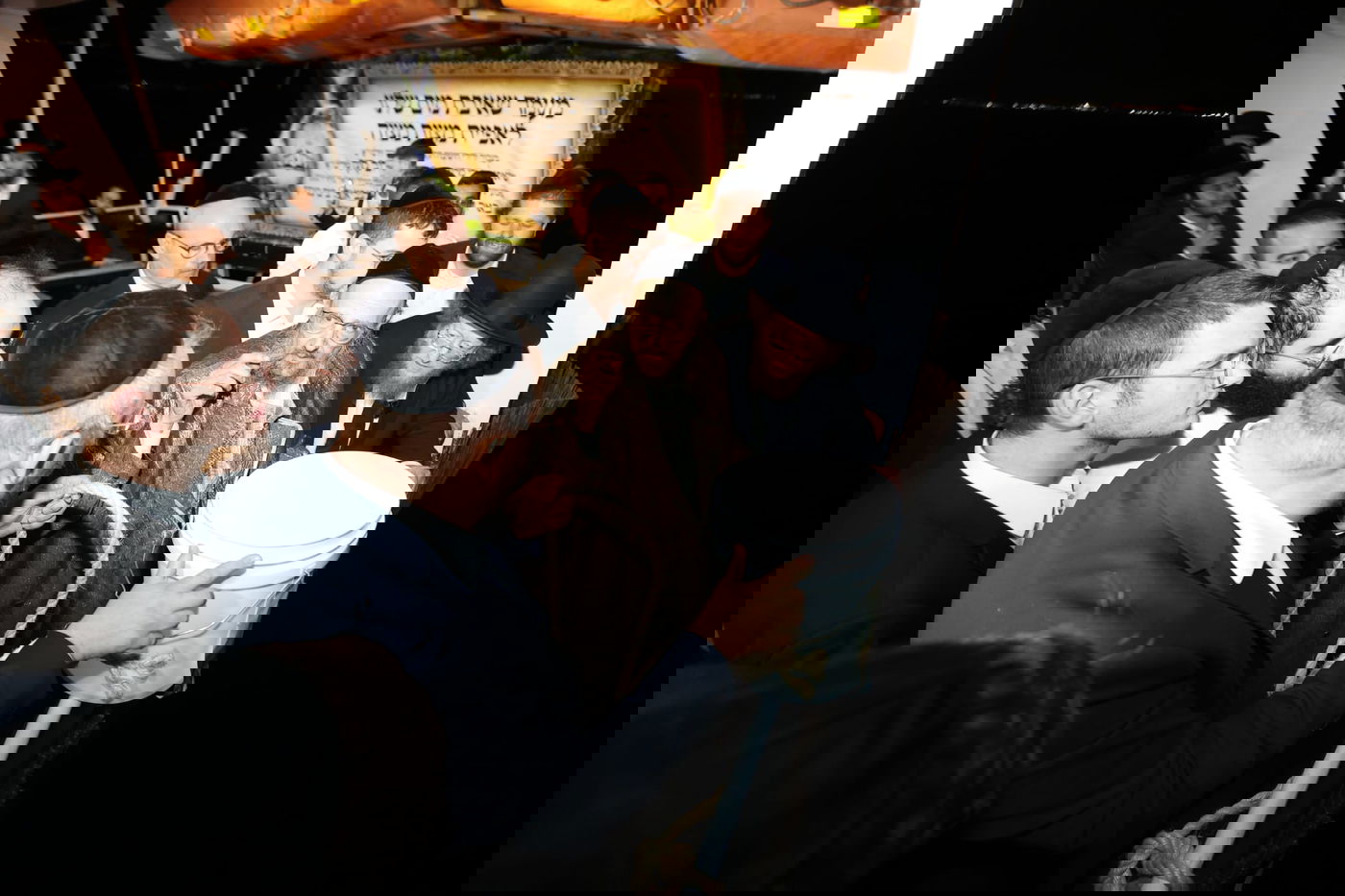 הגרש"ב סורוצקין באפיית מצות במעונו של הגר"ד קוק ותיעוד משאיבת "מים שלנו" ע"י הגר"ד קוק מהכנרת