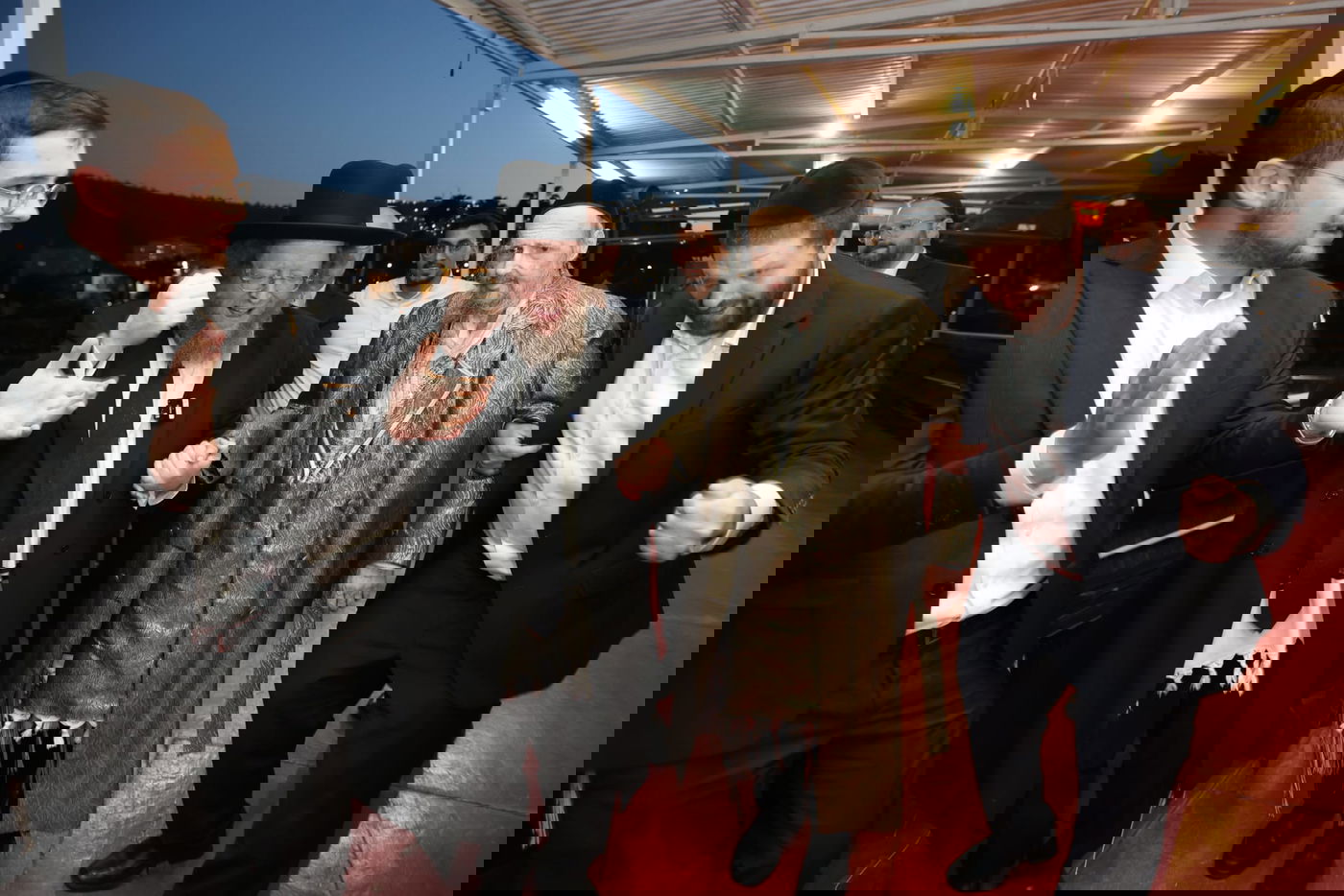 הגרש"ב סורוצקין באפיית מצות במעונו של הגר"ד קוק ותיעוד משאיבת "מים שלנו" ע"י הגר"ד קוק מהכנרת