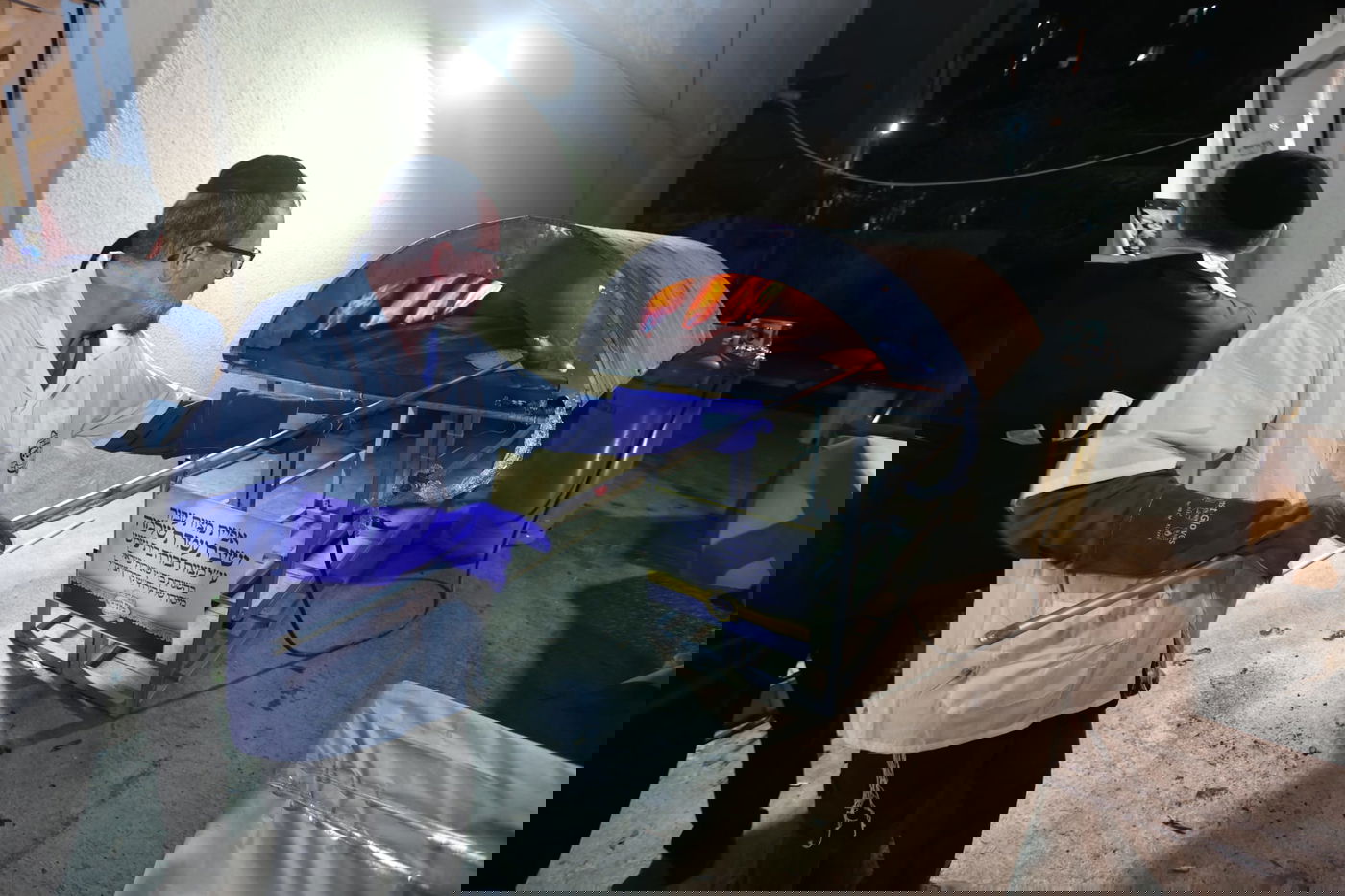 הגרש"ב סורוצקין באפיית מצות במעונו של הגר"ד קוק ותיעוד משאיבת "מים שלנו" ע"י הגר"ד קוק מהכנרת