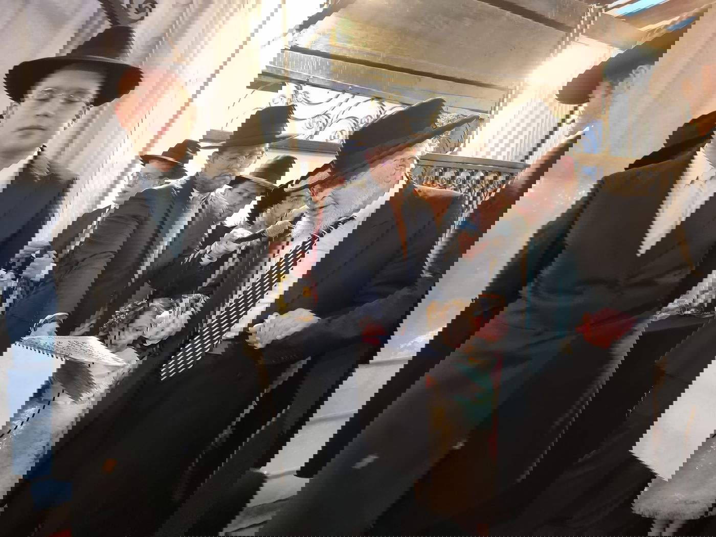 שמחת נשואי נכדי ראשי הישיבות 