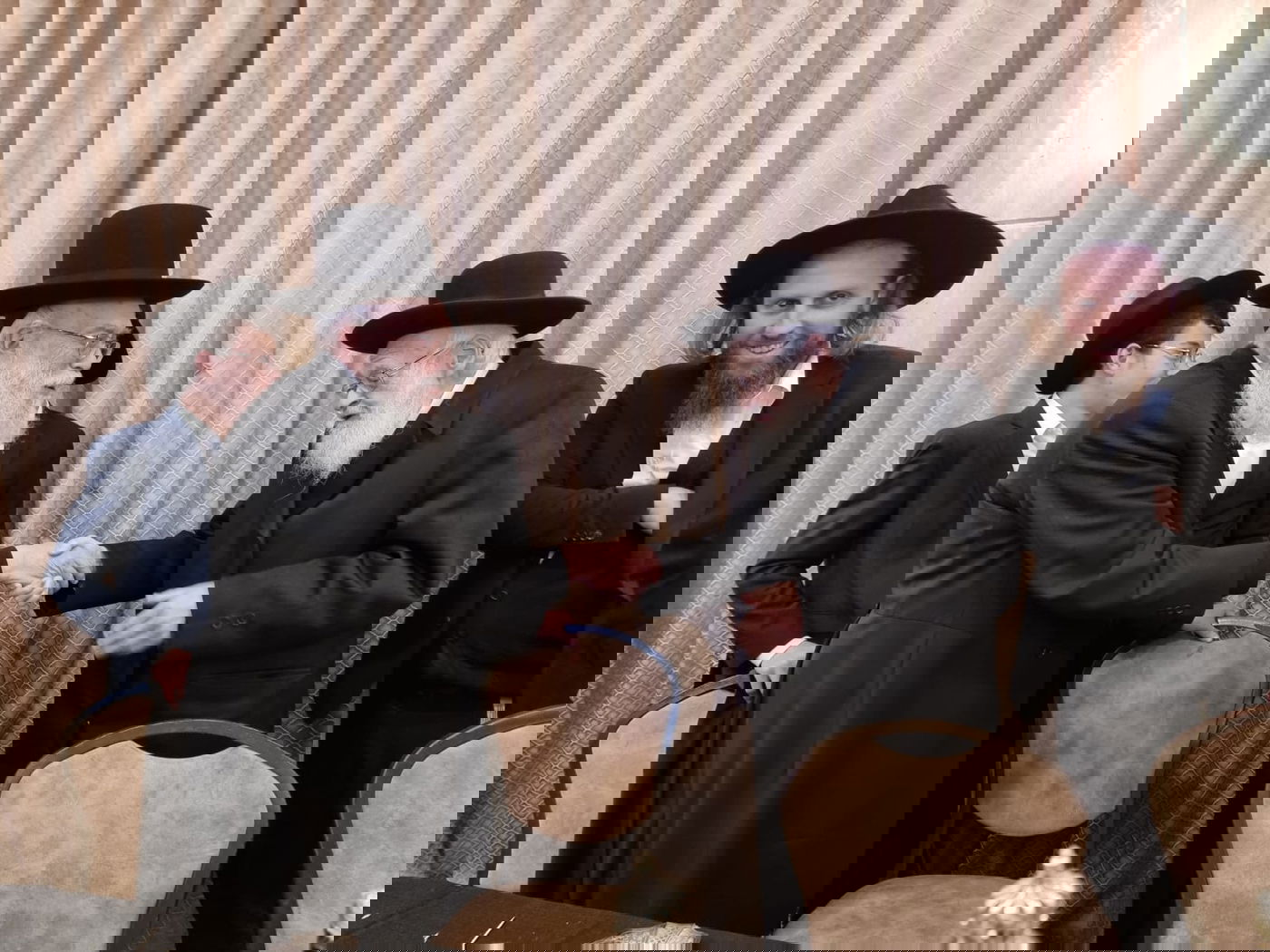 שמחת נשואי נכדי ראשי הישיבות 