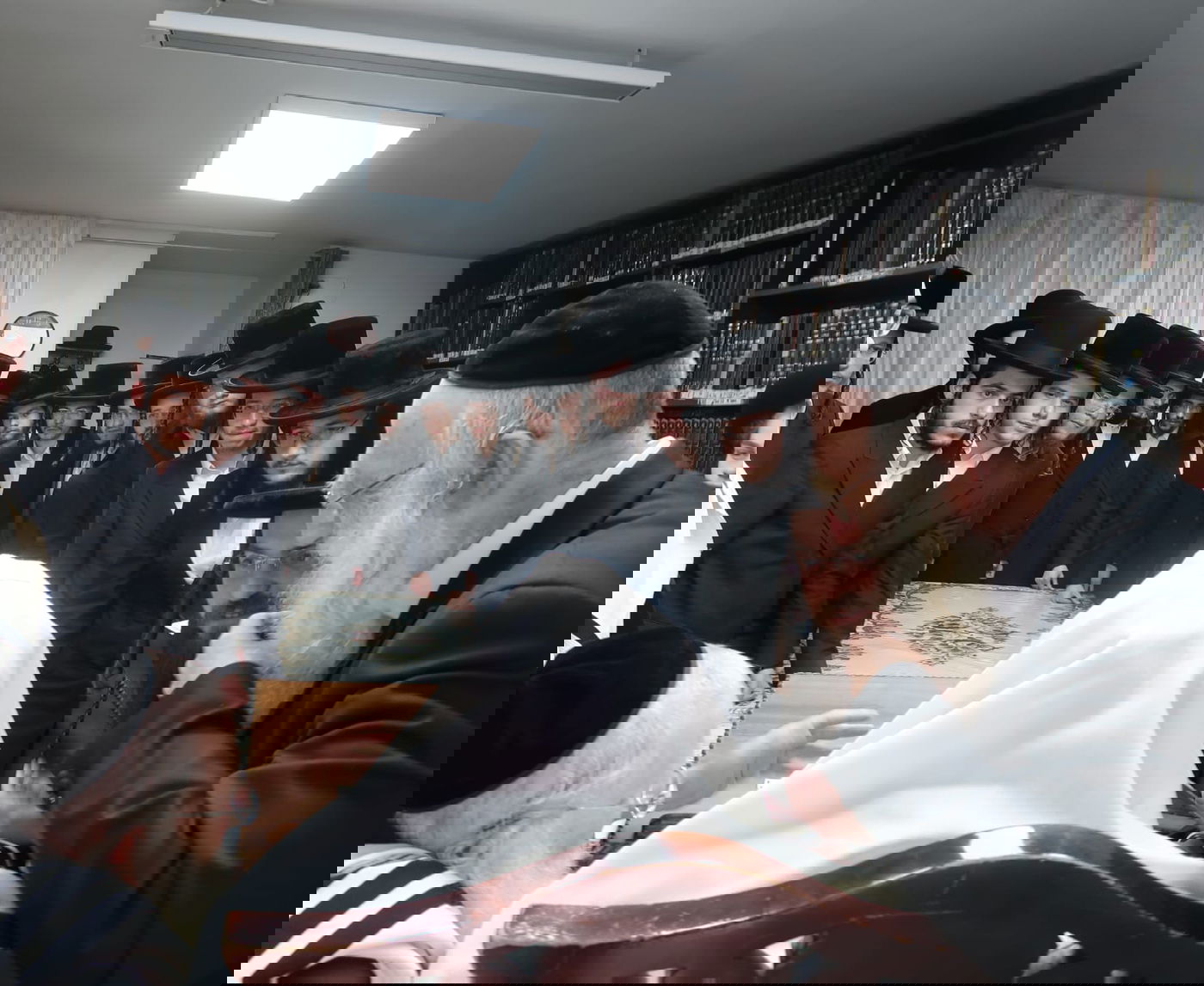 תיעוד: תלמידי ישיבת ערלוי נבחנו על הלכות שבת 