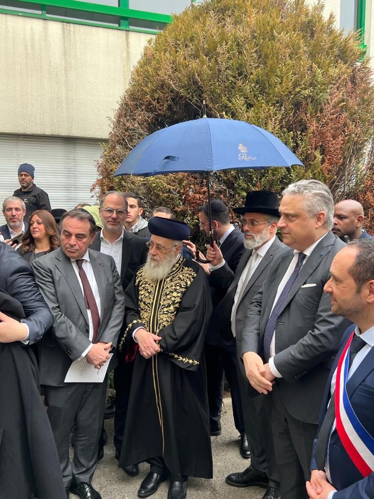 הראש"ל הגר"י יוסף חנך את בית הספר היהודי בסרסל שבצרפת