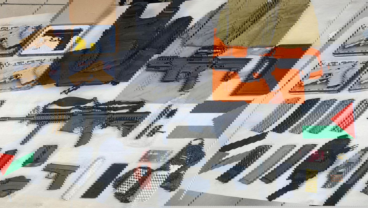 הוחרמו אמצעי לחימה רבים