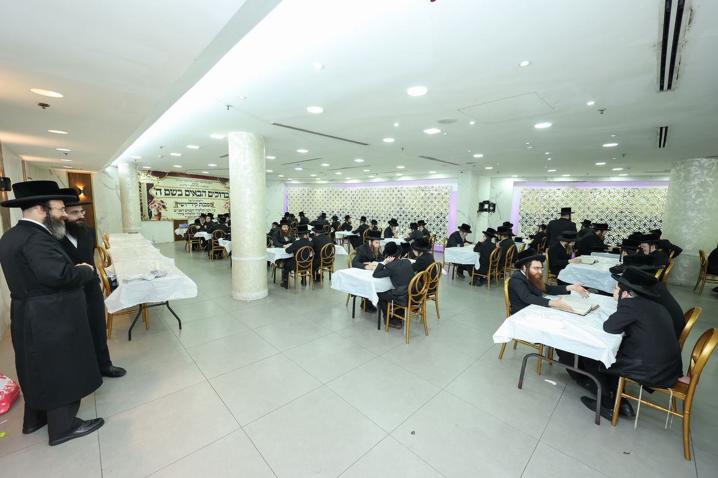 הרה"צ מערלוי בביקור בישיבת ערלוי בב"ב 