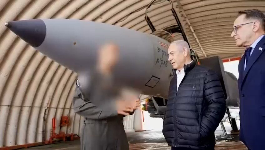 "מי שפוגע בנו, אנחנו פוגעים בו" | נתניהו בבסיס חיל האויר תל נוף