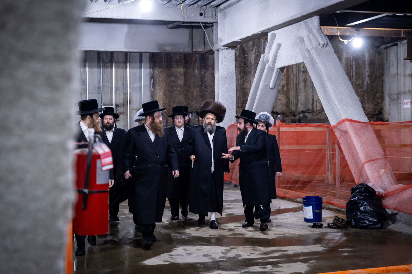 מעמד יציקת הבורות בבאבוב 45