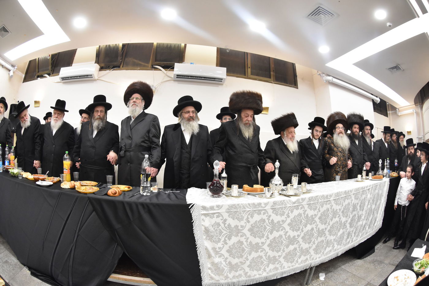 החתן הבנש"ק ענד שעון זהב שקיבל מהמחותן | תיעוד 