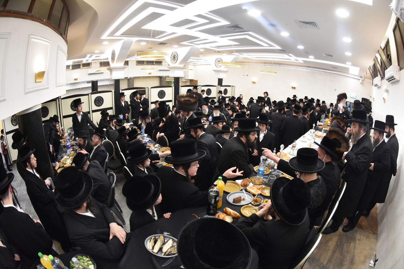 החתן הבנש"ק ענד שעון זהב שקיבל מהמחותן | תיעוד 