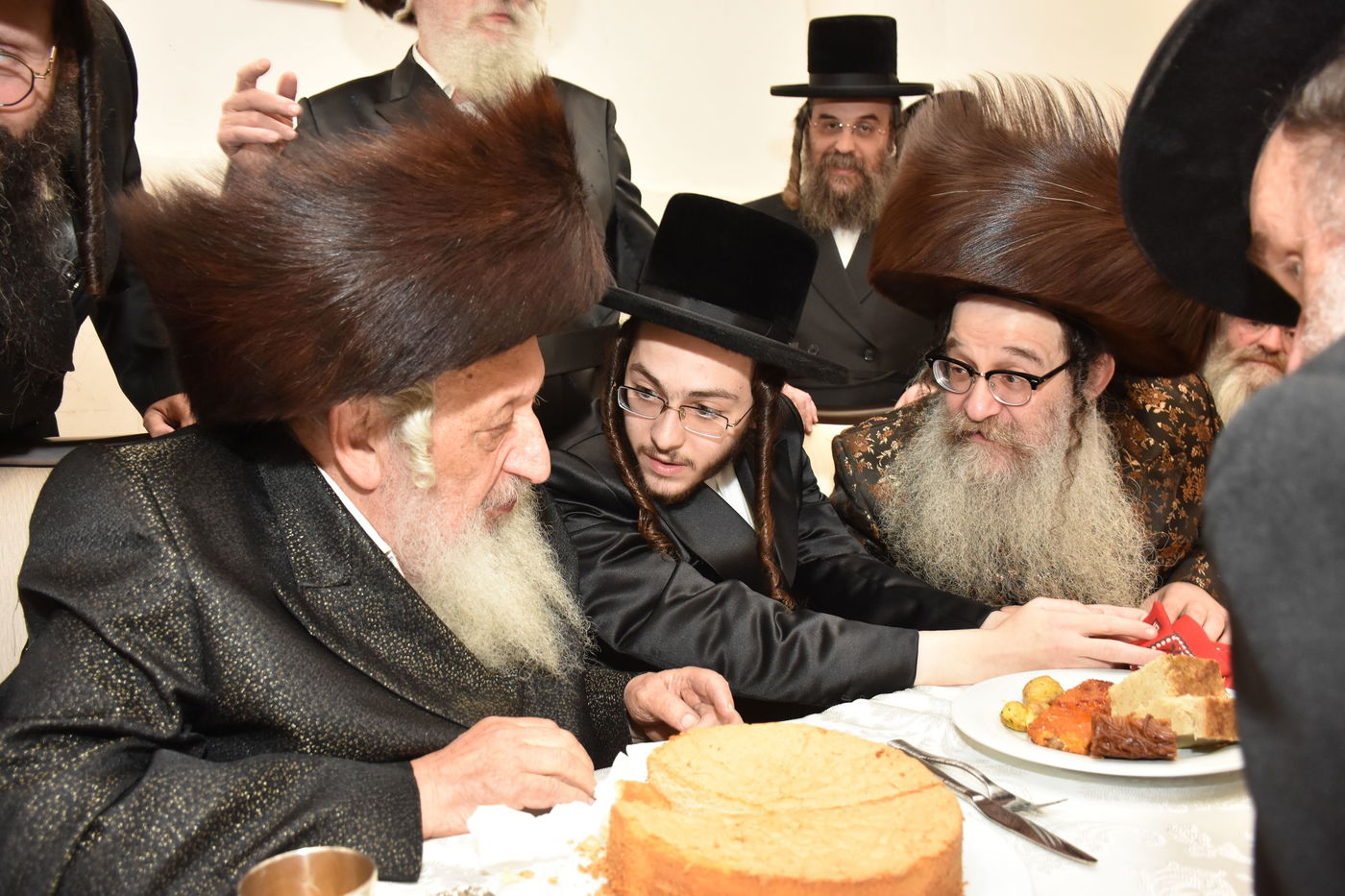 החתן הבנש"ק ענד שעון זהב שקיבל מהמחותן | תיעוד 