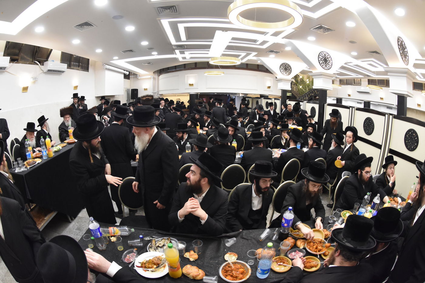 החתן הבנש"ק ענד שעון זהב שקיבל מהמחותן | תיעוד 