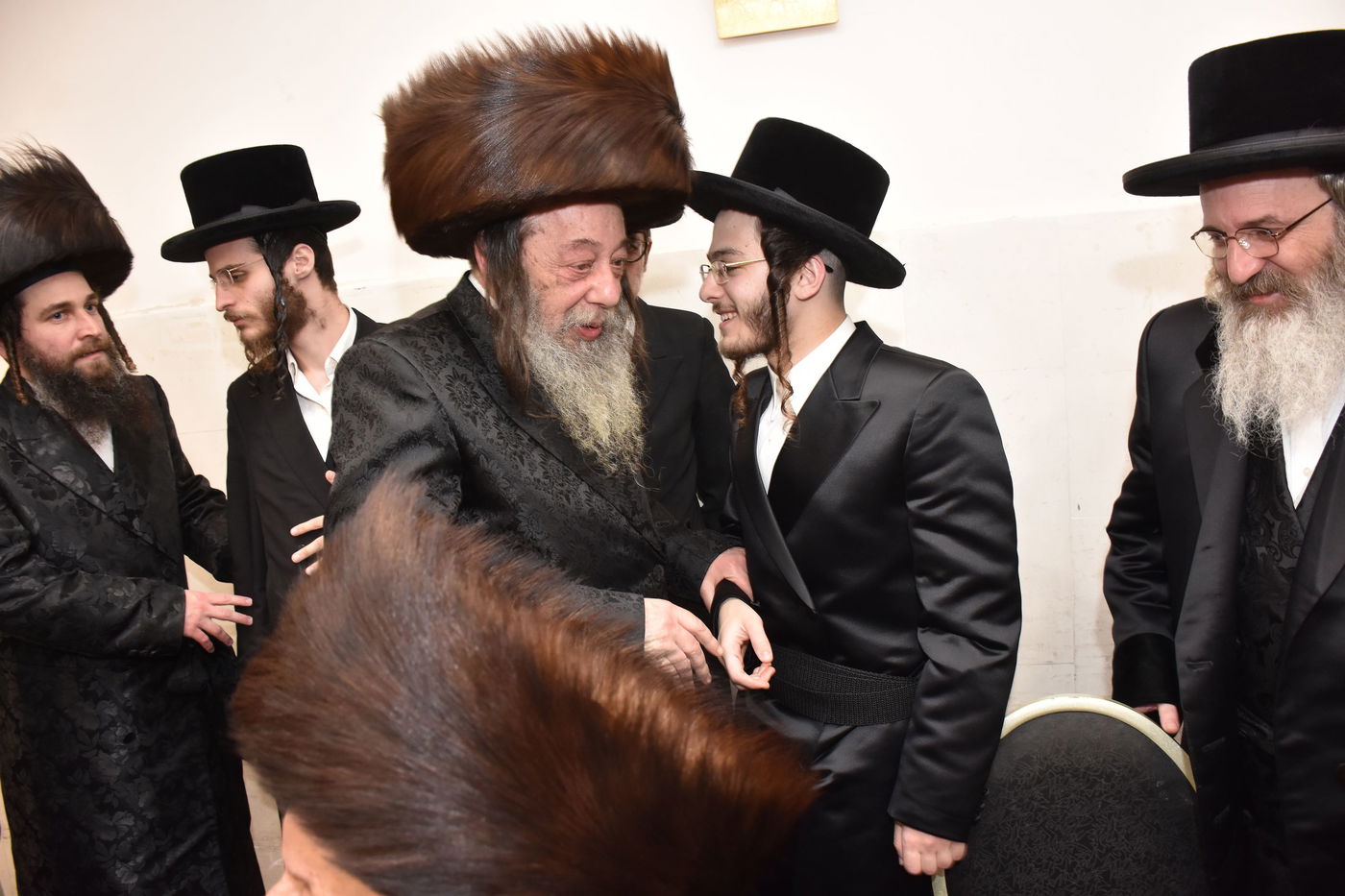 החתן הבנש"ק ענד שעון זהב שקיבל מהמחותן | תיעוד 