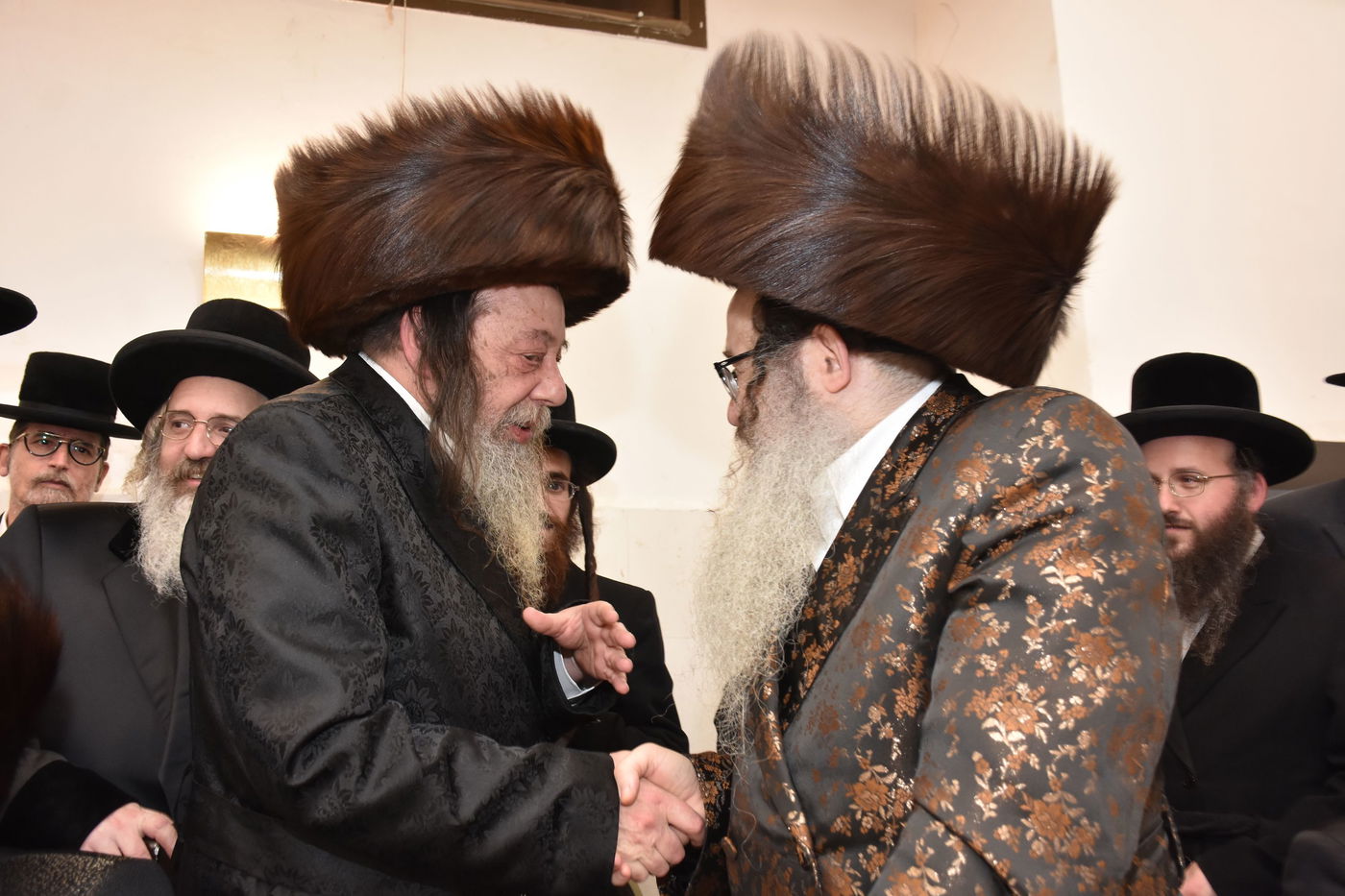 החתן הבנש"ק ענד שעון זהב שקיבל מהמחותן | תיעוד 