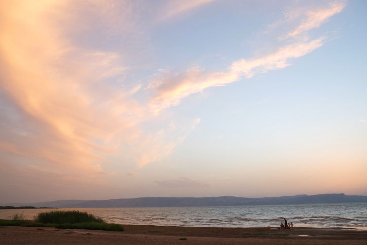עליה בטמפרטורות - במקביל לממטרים מקומיים | התחזית
