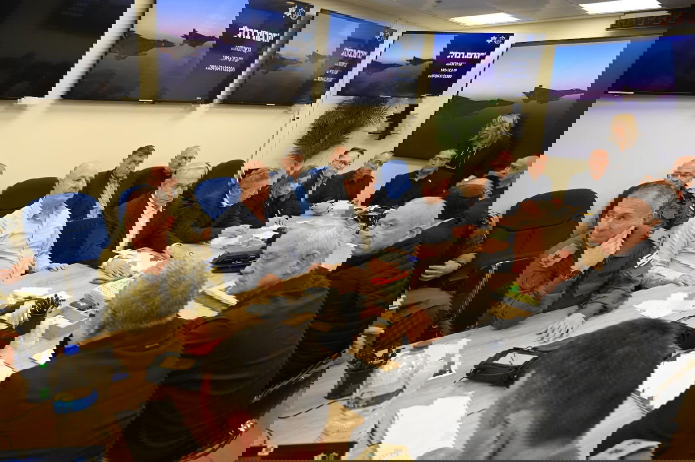 נתניהו והקבינט כעת