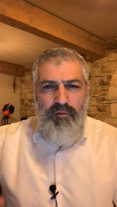 צבי יחזקאלי מנסה להרגיע בערב הדרמטי: "הם רואים אותנו"