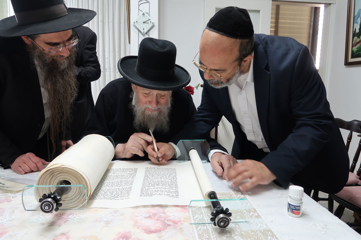 הכנסת ס"ת לע"נ המקובל מב"ב 