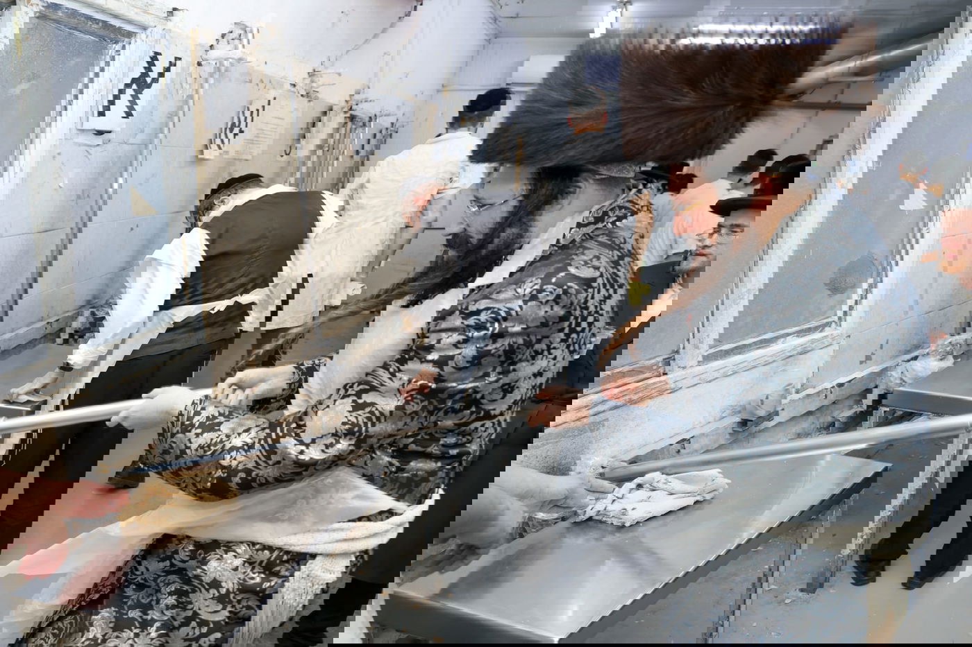 האדמו"ר ממעזבוז באפיית מצות