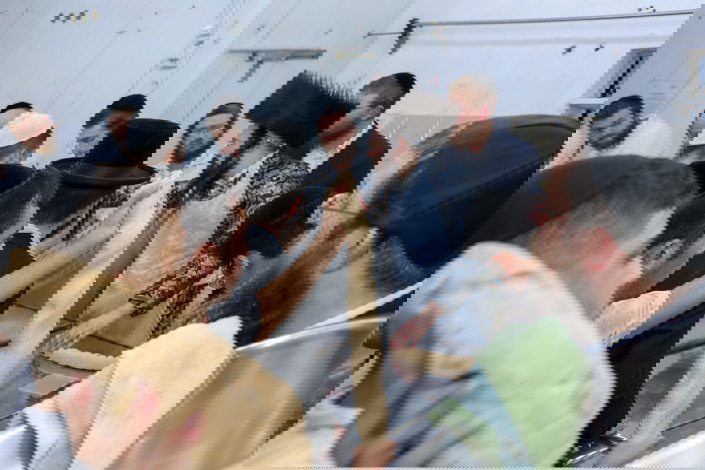 האדמו"ר ממעזבוז באפיית מצות