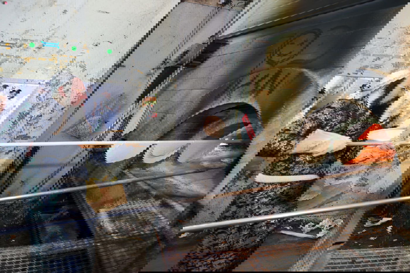 האדמו"ר ממעזבוז באפיית מצות