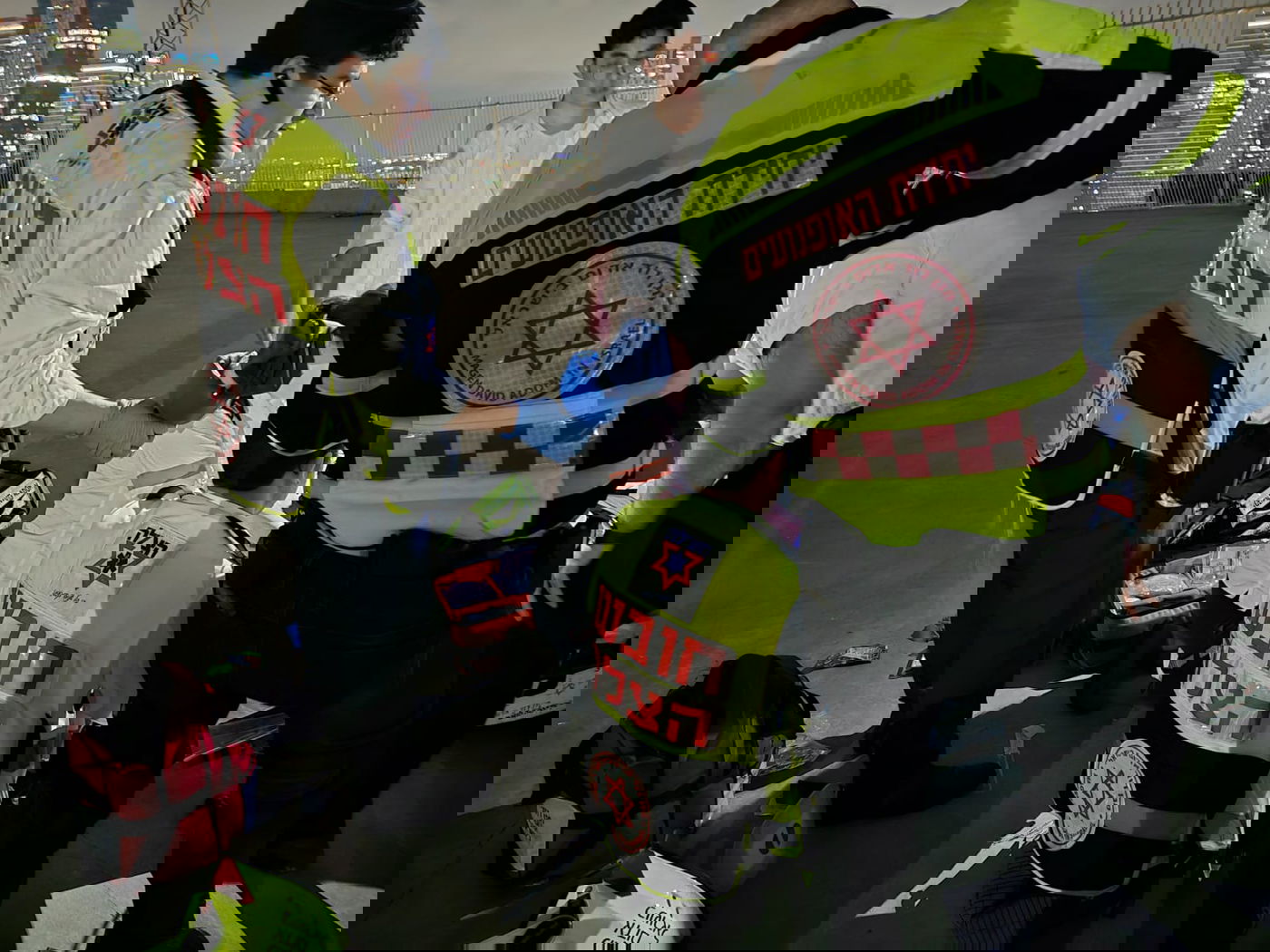 בני ברק: צעיר נחבל בראשו באמצע משחק כדורגל ופונה לבית החולים  