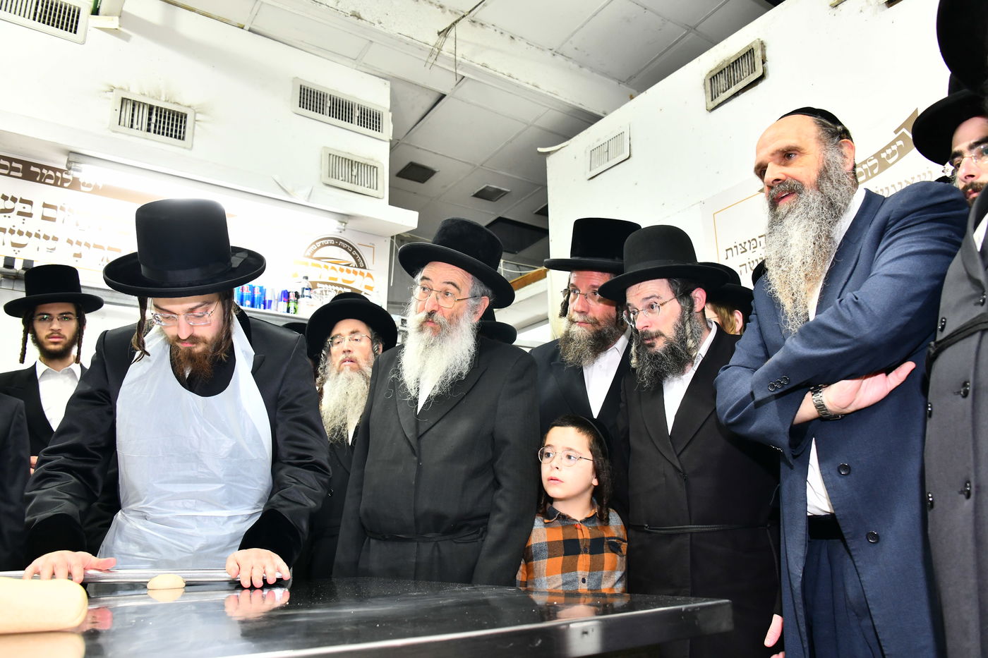 האדמו"ר מסאדיגורה באפיית המצות 