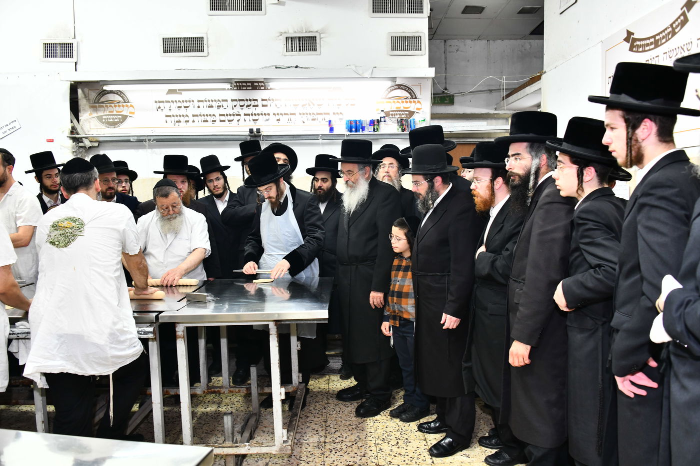 האדמו"ר מסאדיגורה באפיית המצות 