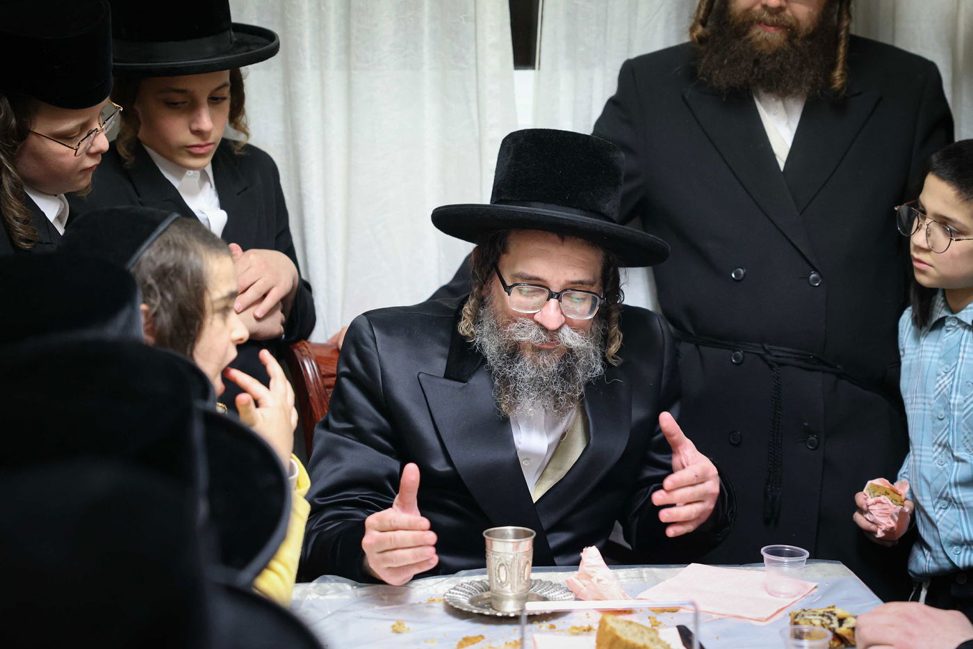 האדמו"ר מסקולען ירושלים באפיית מצות