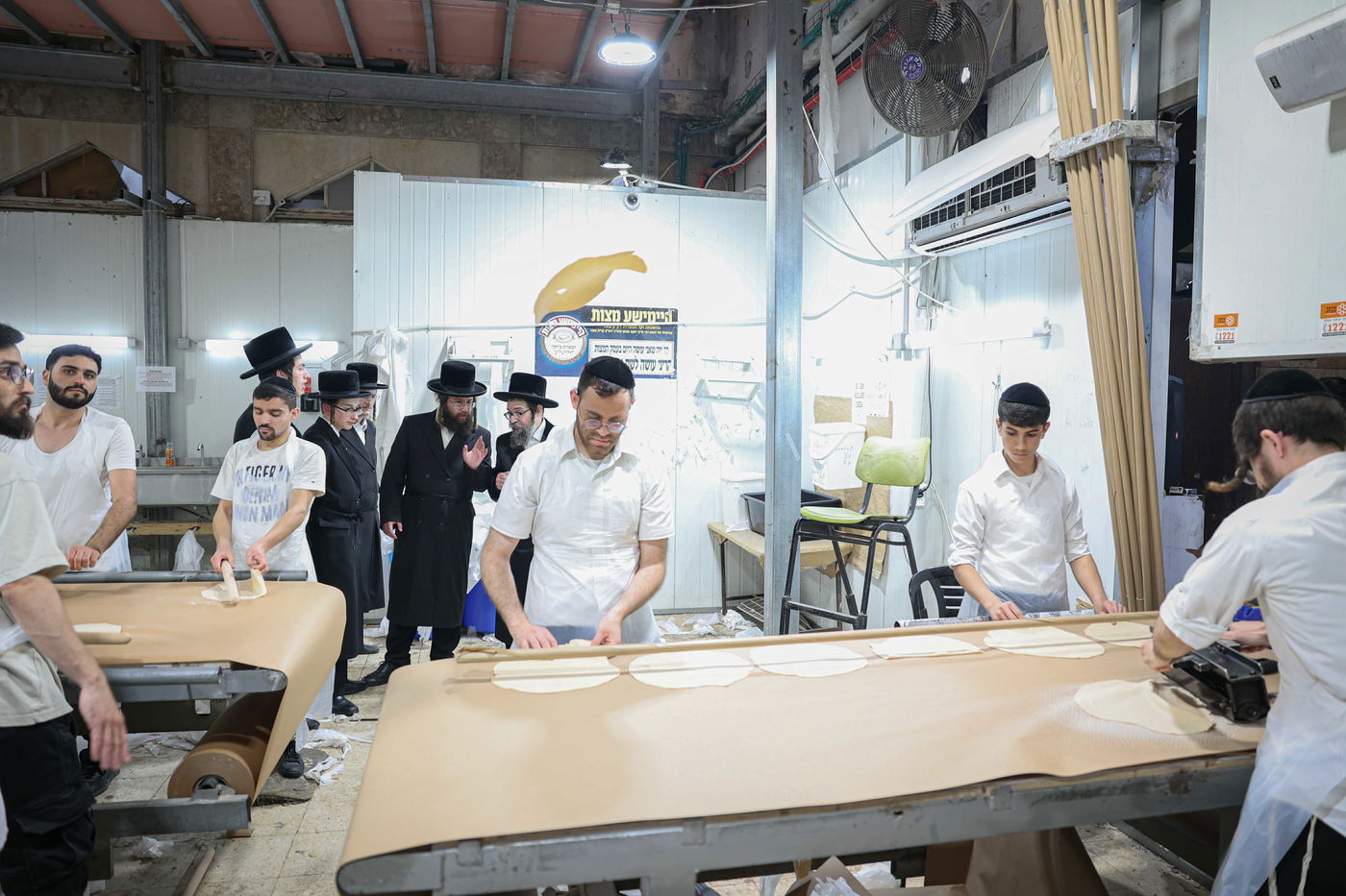 האדמו"ר מסקולען ירושלים באפיית מצות